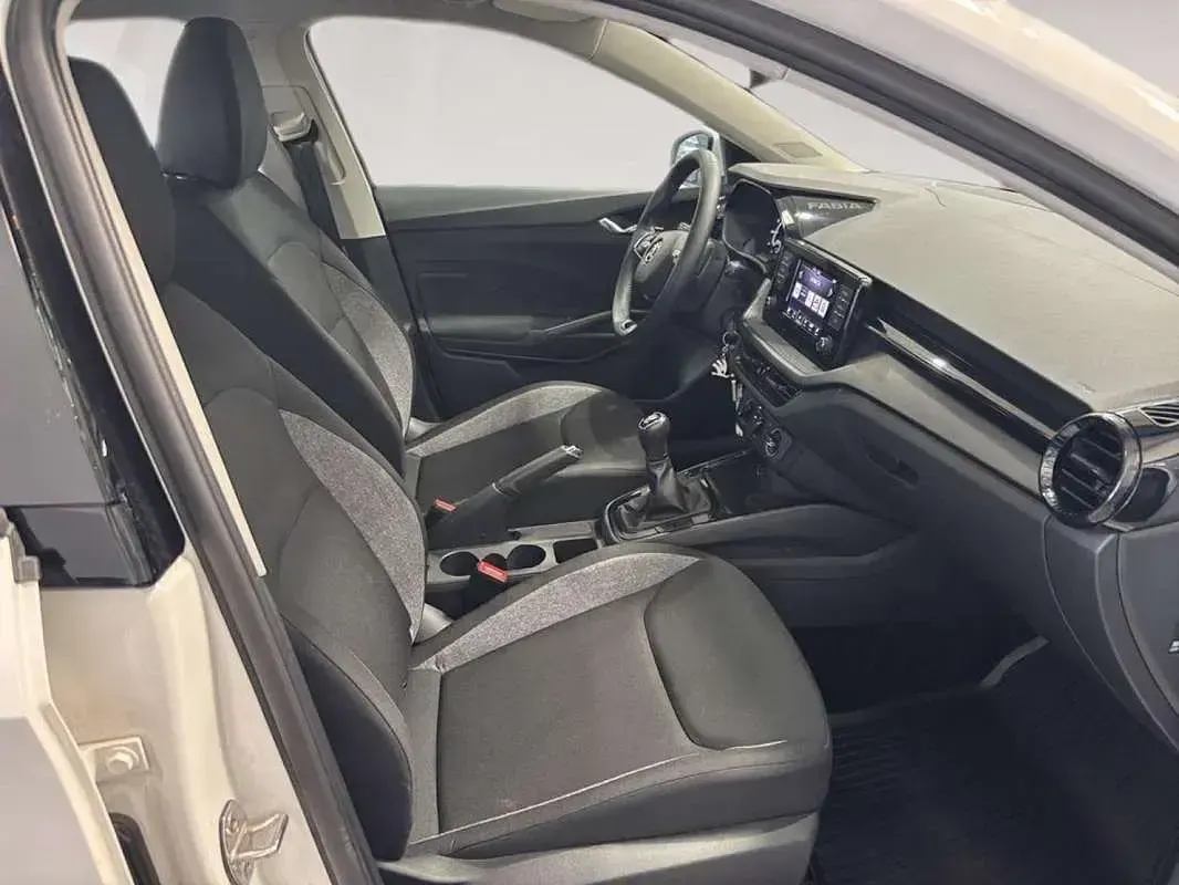 Usado Skoda Fabia Active 80 CV (58 kW) 2022 Blanco Utilitario
