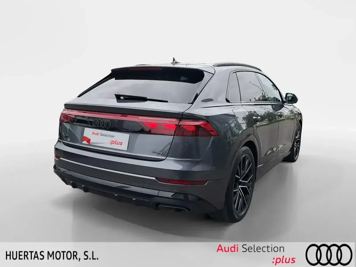 Usado Audi Q8 Black Edition 286 CV (210 kW) 2026 Gris SUV