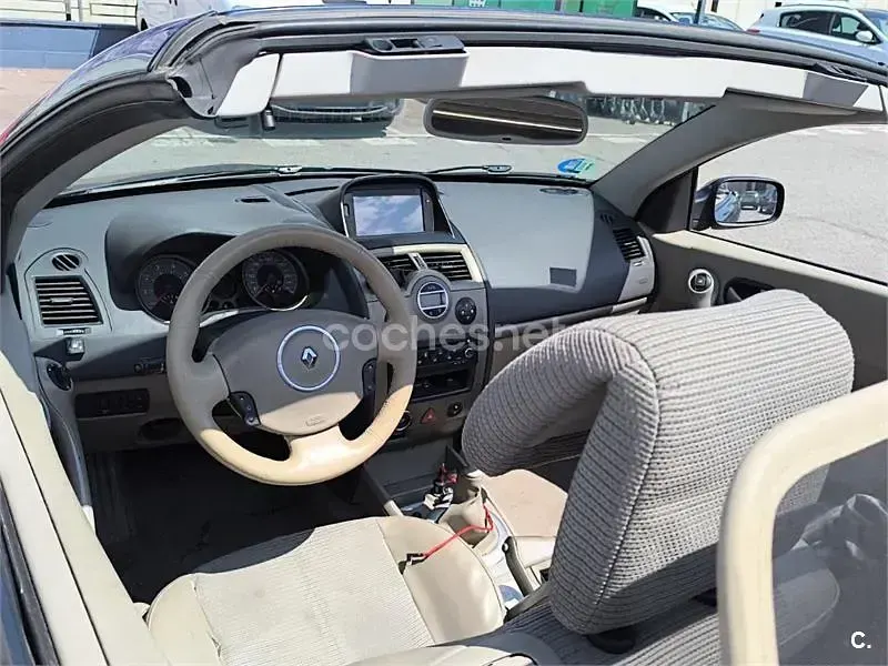 Usado Renault Mégane Cabriolet Privilege 135 CV (99 kW) 2008 Azul Descapotable