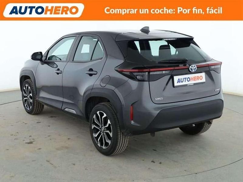 Usado Toyota Yaris Cross Active 116 CV (85 kW) 2022 Gris SUV