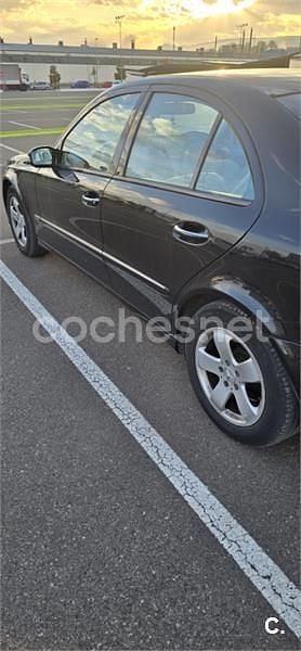 Usado Mercedes E280 Avantgarde 190 CV (139 kW) 2005 Negro Berlina