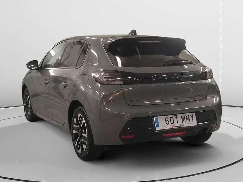 Usado Peugeot 208 Allure 101 CV (74 kW) 2024 Gris Utilitario