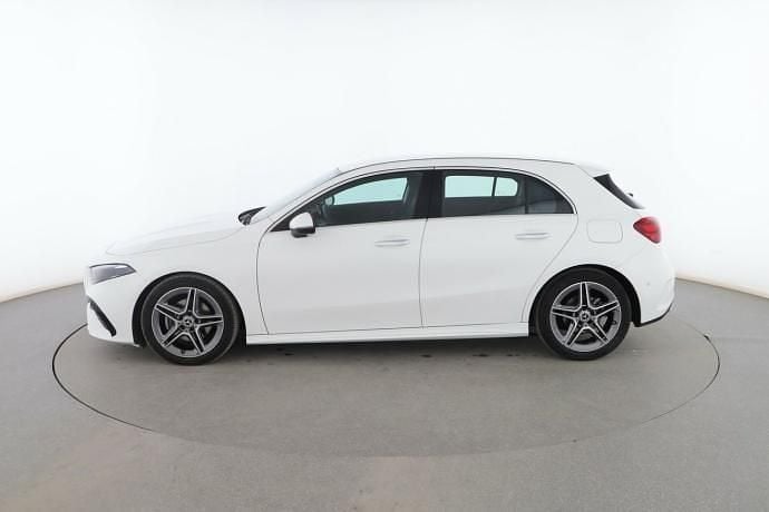 Usado Mercedes A200 AMG line 150 CV (110 kW) 2024 Blanco Berlina