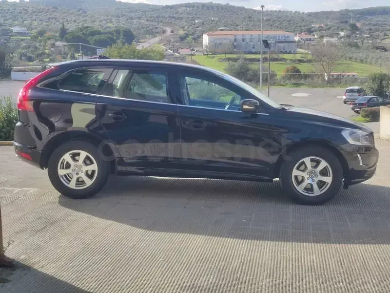 Begagnad Volvo XC60 Momentum 190 HK (139 kW) 2017 Svart SUV