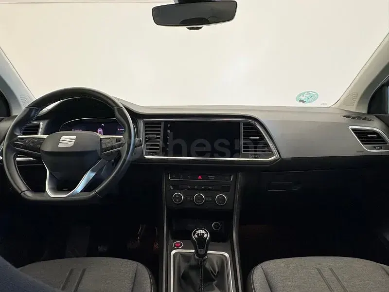 Usado Seat Ateca Style 150 CV (110 kW) 2025 Gris plata SUV