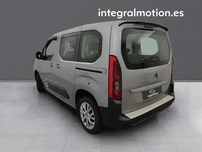 Usado Citroën Berlingo Feel 102 CV (75 kW) 2022 Gris Monovolumen