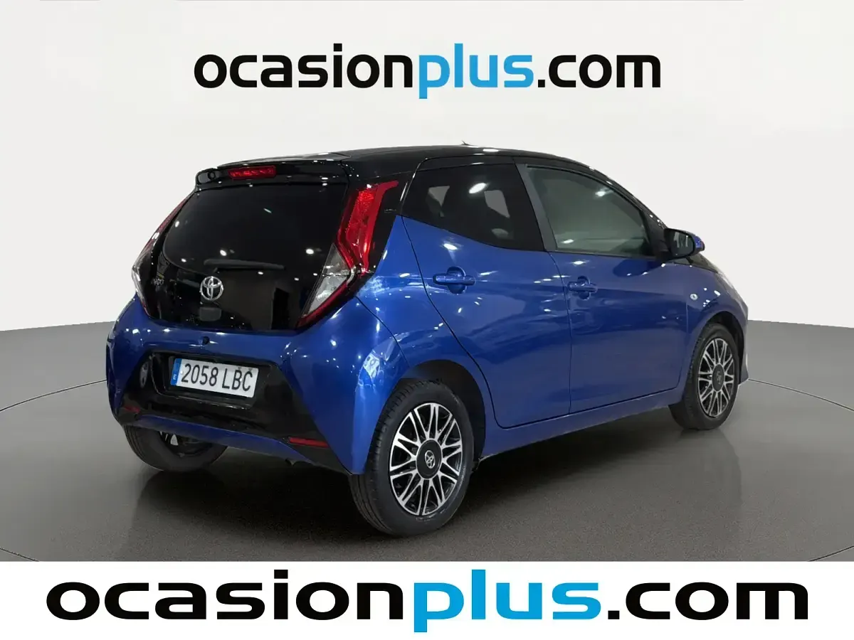 Usado Toyota Aygo X-clusiv 72 CV (52 kW) 2019 Azul Utilitario