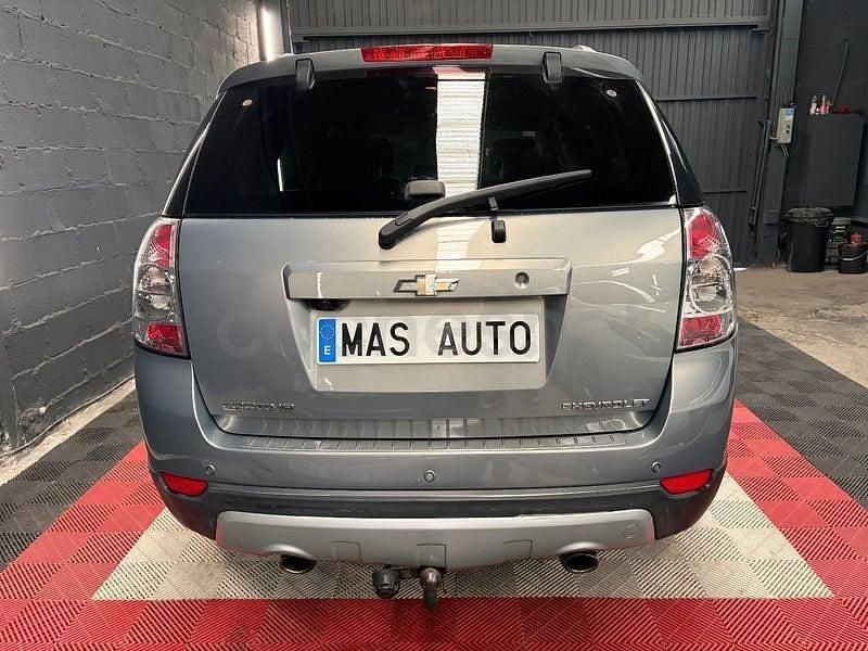 Usado Chevrolet Captiva LT 184 CV (135 kW) 2012 Gris / plata SUV