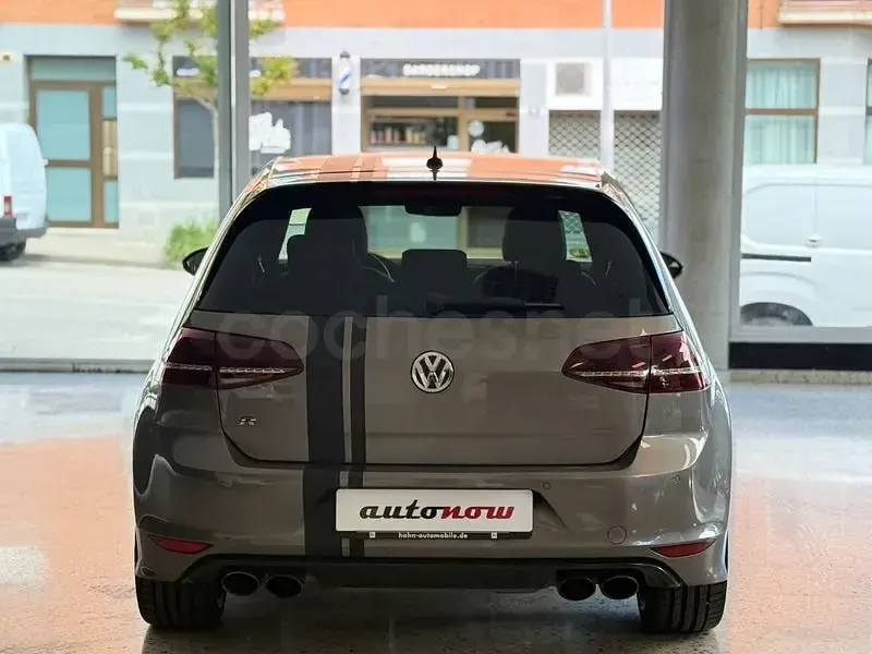 Usado VW Golf VII R 300 CV (220 kW) 2016 Gris / plata Berlina