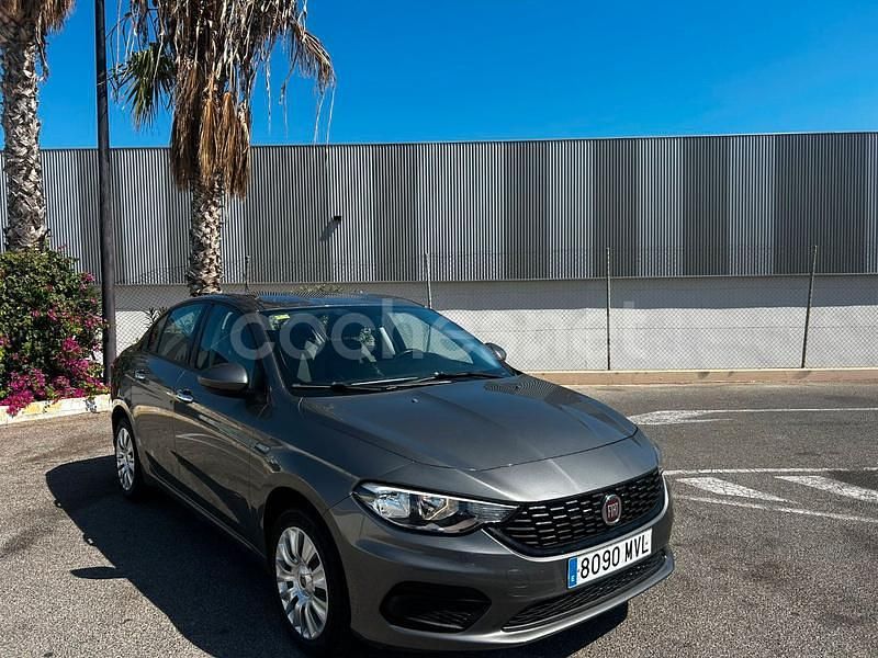 Usado Fiat Tipo Easy 120 CV (88 kW) 2017 Gris / plata Berlina