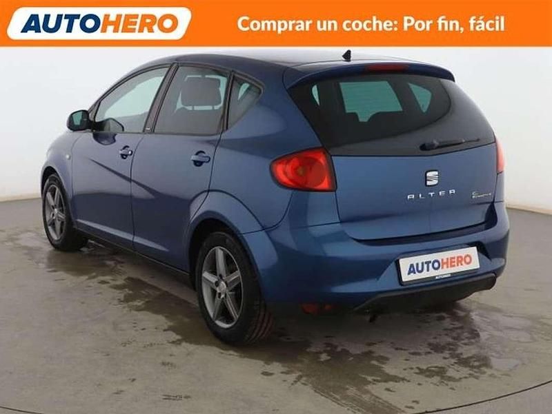 Usado Seat Altea Ecomotive 105 CV (77 kW) 2014 Azul Monovolumen