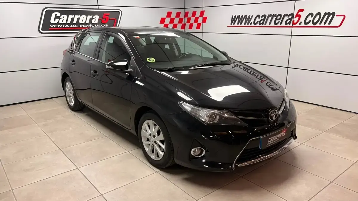 Usado Toyota Auris Advance 124 CV (91 kW) 2014 Negro Berlina