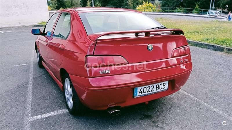 Usado Alfa Romeo 146 105 CV (77 kW) 2000 Rojo Utilitario