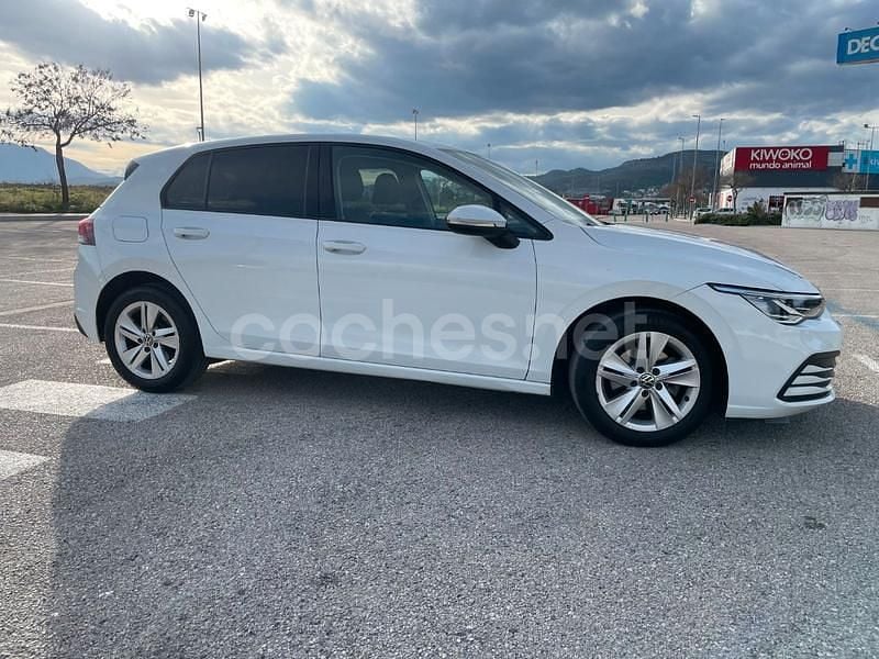 Usado VW Golf VIII Life 115 CV (84 kW) 2022 Blanco Berlina
