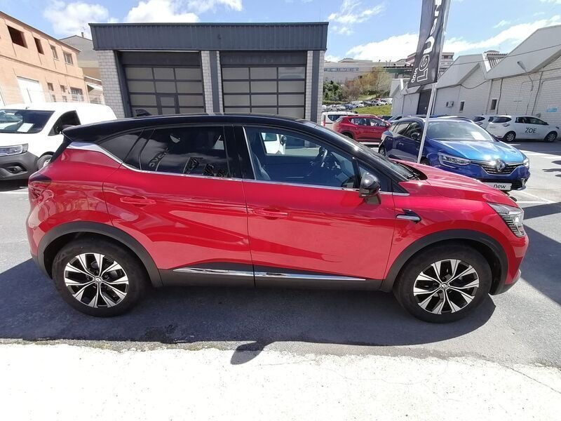 Usado Renault Captur Techno 90 CV (66 kW) 2023 Rojo SUV