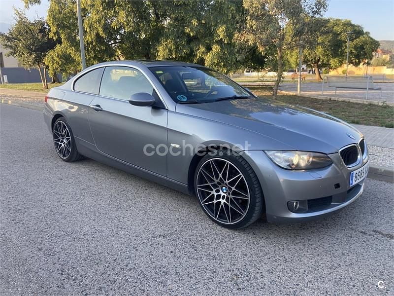 Gris / plata Usado 2008 BMW 320 Coupe | 11.500 € (Precio justo) - Imagen 1/4