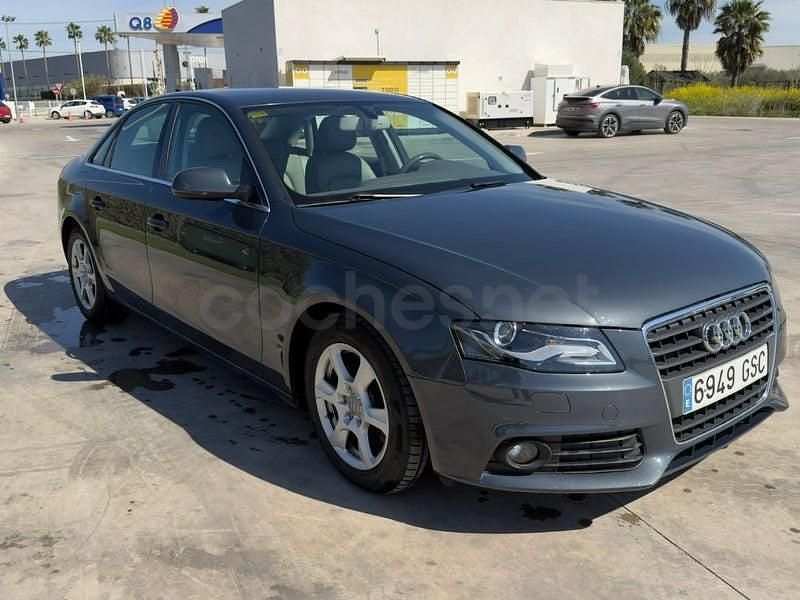 Usado Audi A4 136 CV (100 kW) 2010 Gris / plata Berlina