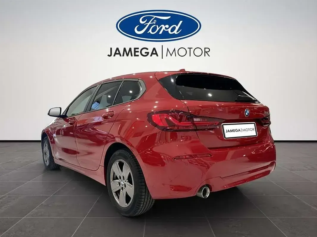 Usado BMW 116 116 HP (85 kW) 2023 Vermelho Citadino