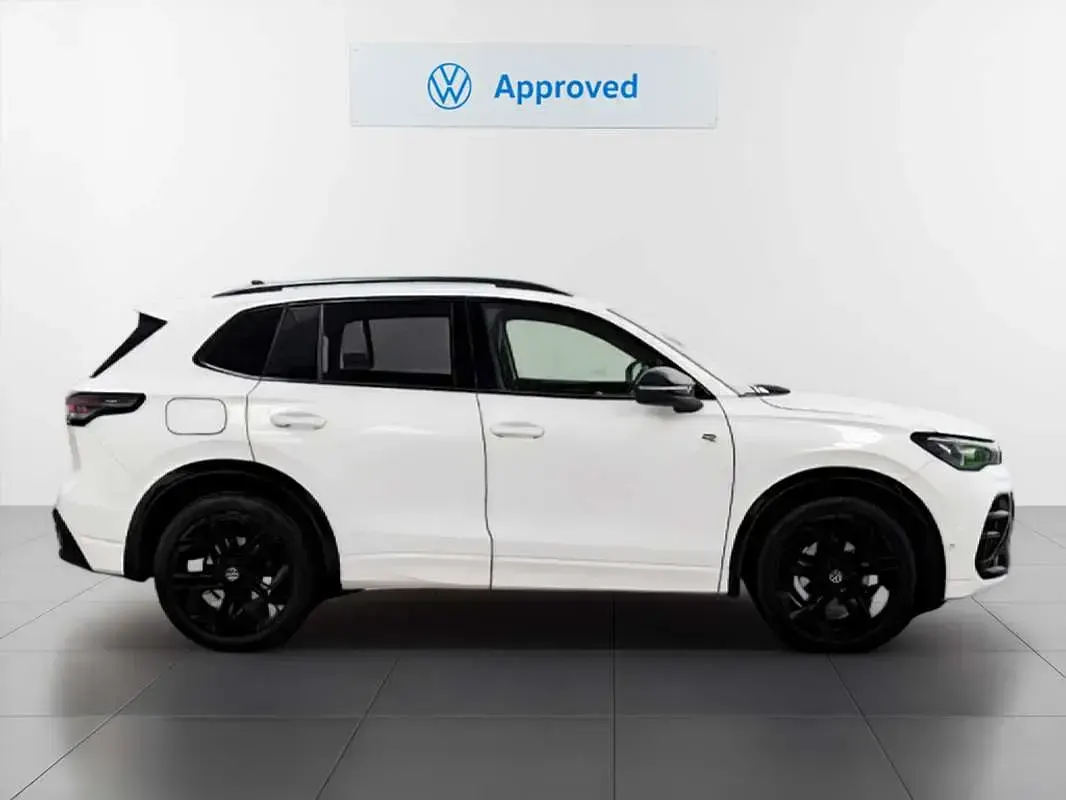 Usado VW Tiguan R-line 150 CV (110 kW) 2025 Blanco SUV