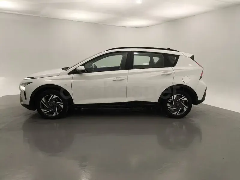 Usado Hyundai Bayon 100 CV (73 kW) 2022 Blanco SUV