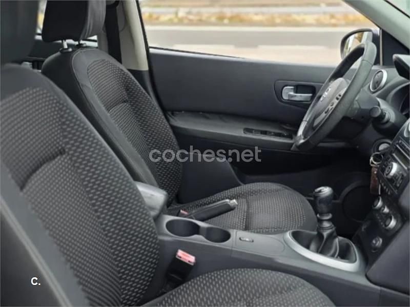 Usado Nissan Qashqai Acenta 106 CV (77 kW) 2007 Granate SUV
