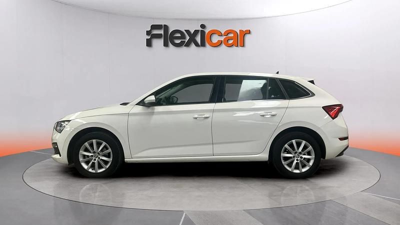 Usado Skoda Scala Ambition 110 CV (80 kW) 2021 Blanco Utilitario