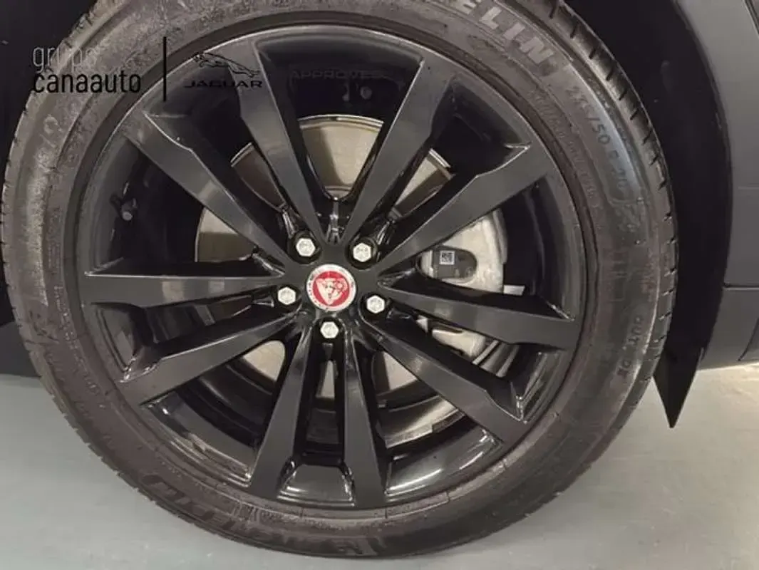 Usado Jaguar E-Pace R-Dynamic 309 CV (227 kW) 2022 Negro SUV