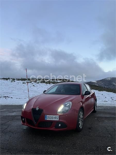 Usado Alfa Romeo Giulietta Distinctive 170 CV (125 kW) 2013 Rojo Berlina