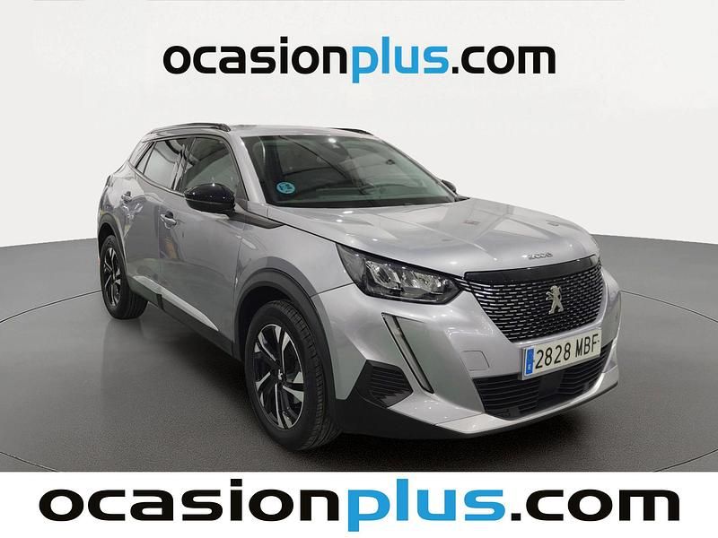 Usado Peugeot 2008 Allure 110 CV (80 kW) 2022 Gris plata SUV