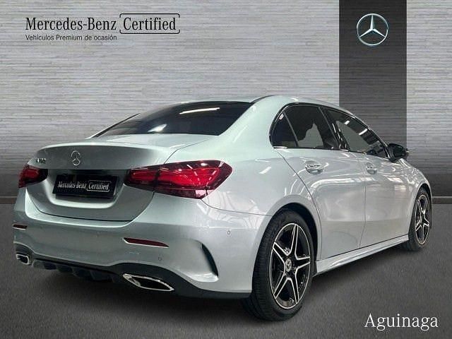 Usado Mercedes A180 AMG line 136 CV (100 kW) 2025 Plata hightech