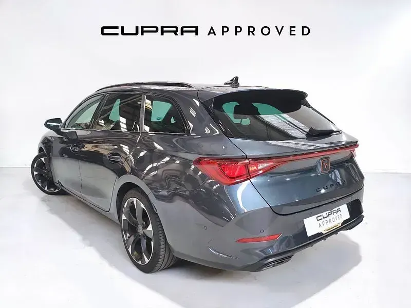 Usado Cupra Leon 150 CV (110 kW) 2022 Gris / plata Familiar
