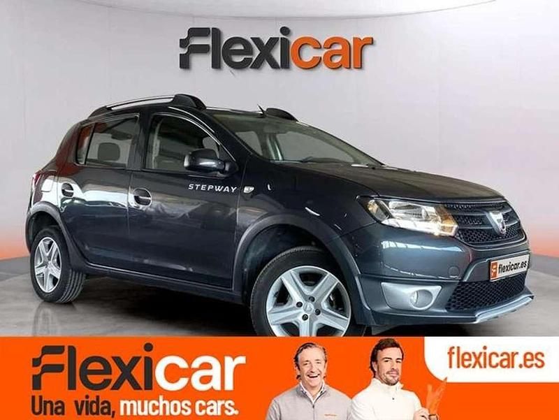Gris Usado 2016 Dacia Sandero Stepway Ambiance Utilitario | 8590 € (Precio justo) - Imagen 1/4