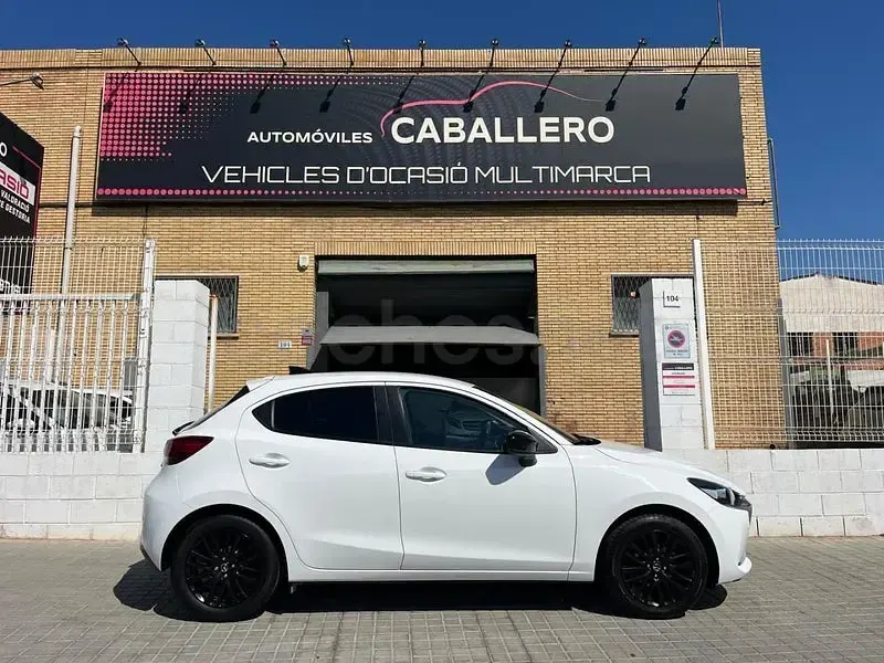 Usado Mazda 2 Homura-Line 90 CV (66 kW) 2022 Blanco Berlina
