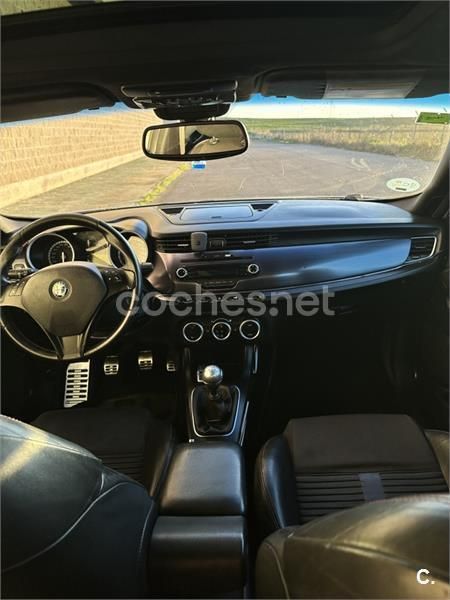 Blanco Usado 2011 Alfa Romeo Giulietta Progression Utilitario | 6500 € - Imagen 1/1