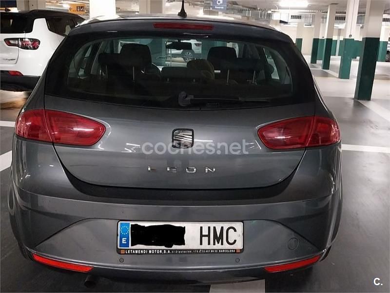 Usado Seat Leon Copa 105 CV (77 kW) 2012 Gris / plata Berlina