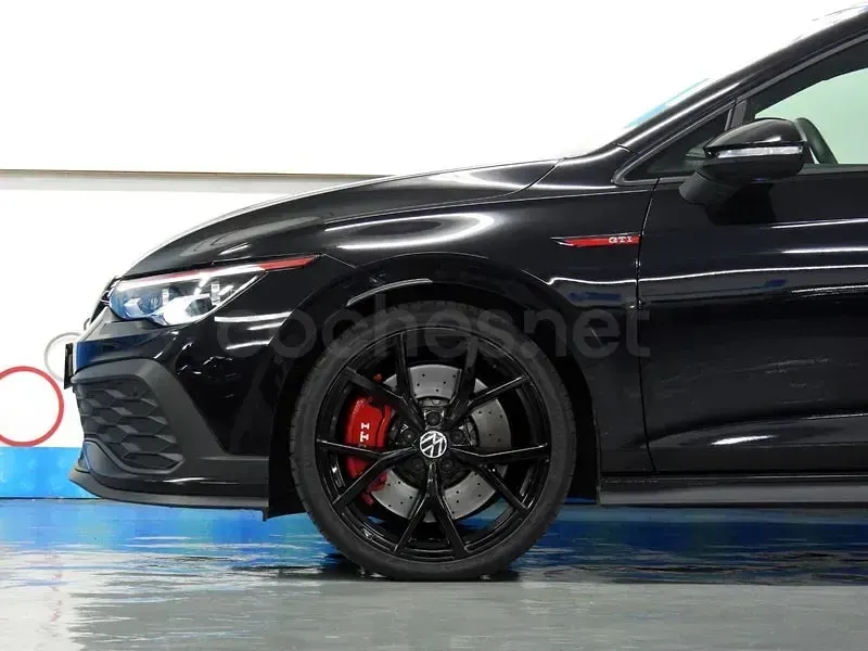 Usado VW Golf VIII GTI Clubsport 301 CV (221 kW) 2024 Negro Berlina