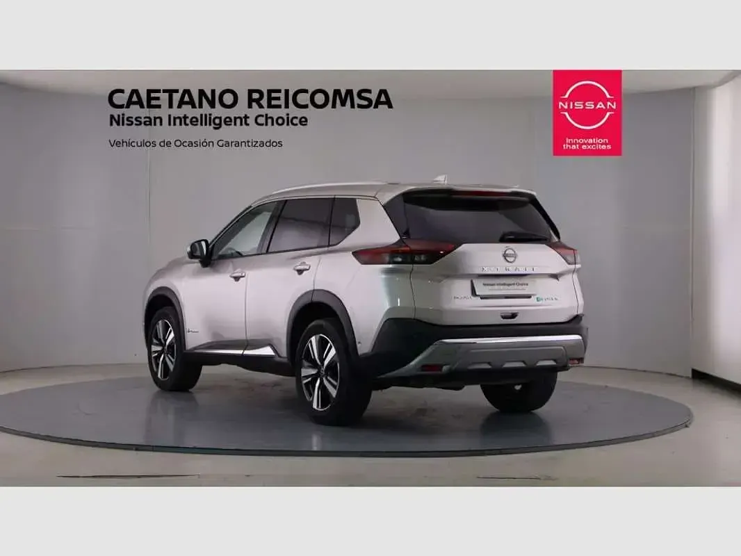 Usado Nissan X-Trail Tekna 215 CV (158 kW) 2022 Plateado SUV