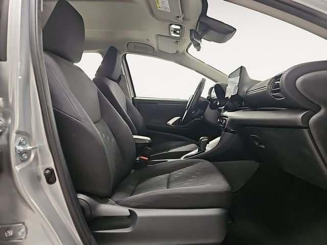 Usado Toyota Yaris Hybrid Active 116 CV (85 kW) 2025 Gris Berlina