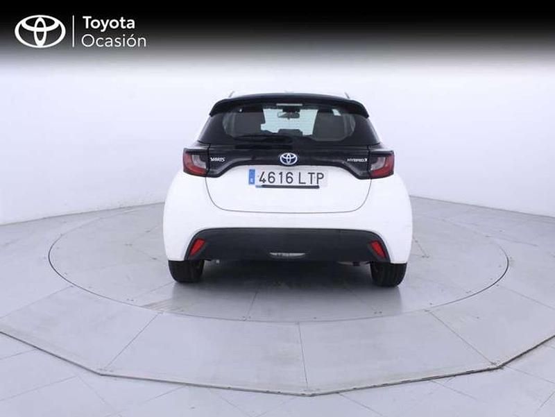 Usado Toyota Yaris Hybrid Business Edition 116 CV (85 kW) 2021 Blanco Utilitario