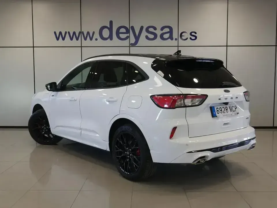 Usado Ford Kuga ST-Line X 225 CV (165 kW) 2022 Blanco SUV