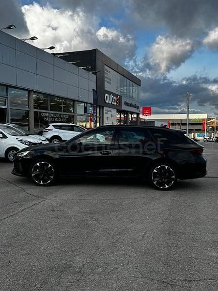 Usado Cupra Leon 150 CV (110 kW) 2023 Negro Familiar