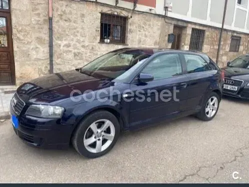 Usado Audi A3 Ambition 102 CV (75 kW) 2004 Negro Utilitario