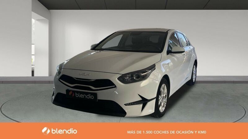 Blanco Usado 2023 Kia Ceed Utilitario | 20.970 € (Caro) - Imagen 1/4