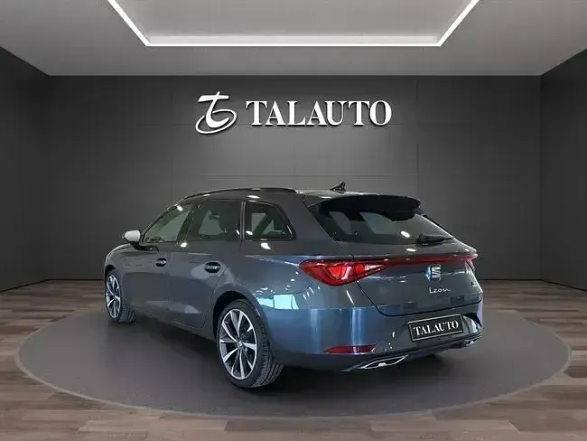 Usado Seat Leon FR 204 CV (150 kW) 2021 Gris / plata Familiar