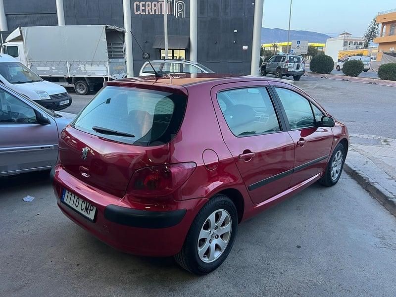 Usado Peugeot 307 110 CV (80 kW) 2003 Granate Berlina