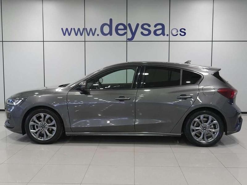 Usado Ford Focus ST-Line 155 CV (114 kW) 2023 Gris Utilitario