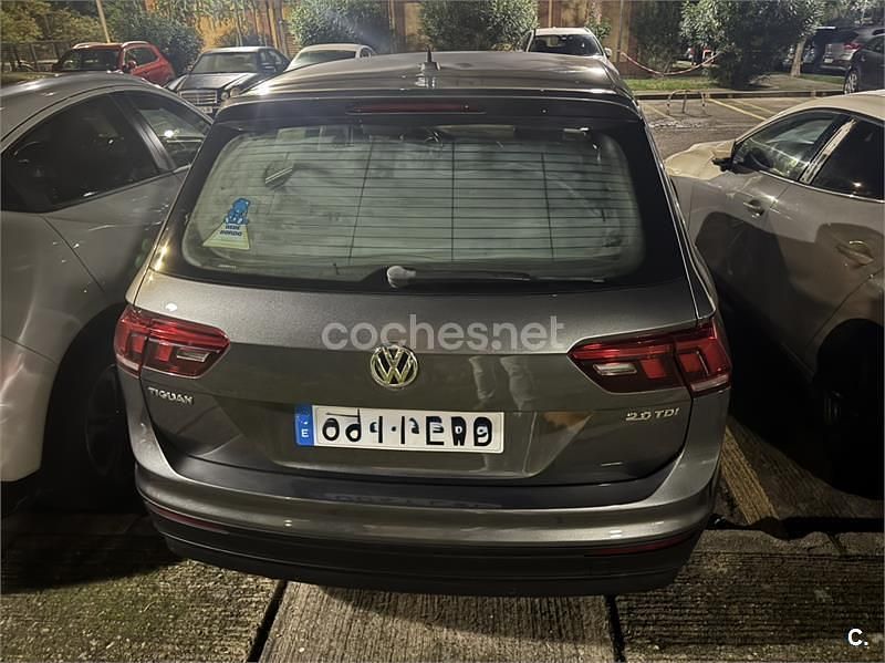 Usado VW Tiguan Advance 115 CV (84 kW) 2018 Gris / plata SUV