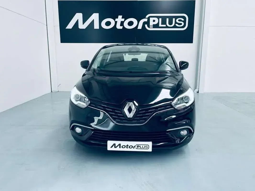 Usado Renault Grand Scénic IV Zen 120 CV (88 kW) 2019 Negro Monovolumen