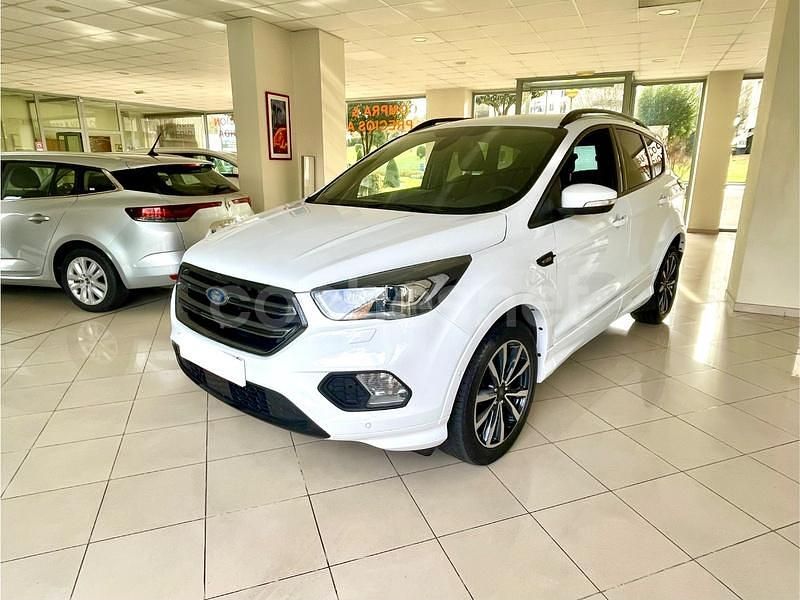 Usado Ford Kuga ST-Line 150 CV (110 kW) 2017 Blanco SUV