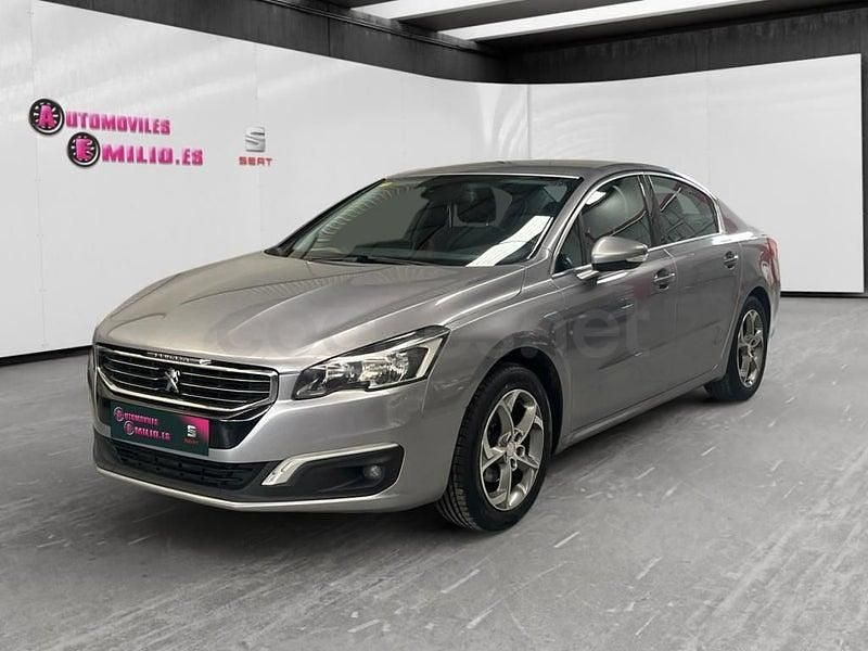 Usado Peugeot 508 Active 120 CV (88 kW) 2018 Gris / plata Berlina